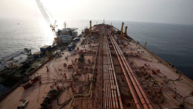 Руски петрол и продукти са попаднали в капана на четири танкера